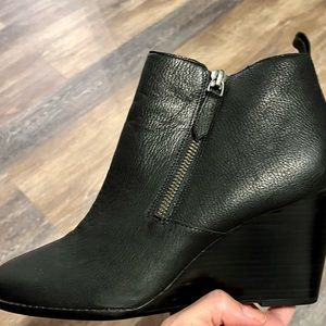 Caslon women’s ankle boots size 10